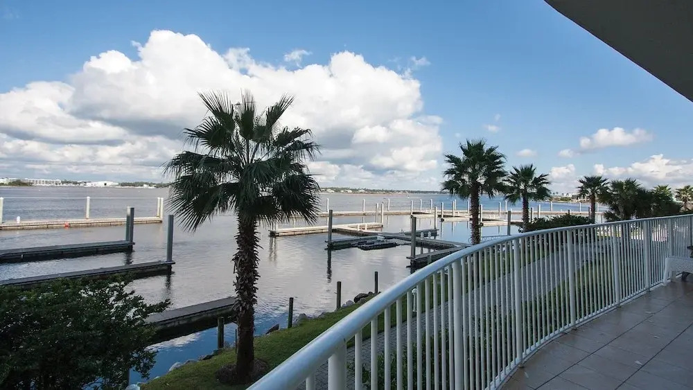 Three Bedroom With Waterfront Views - Unit Crc0104