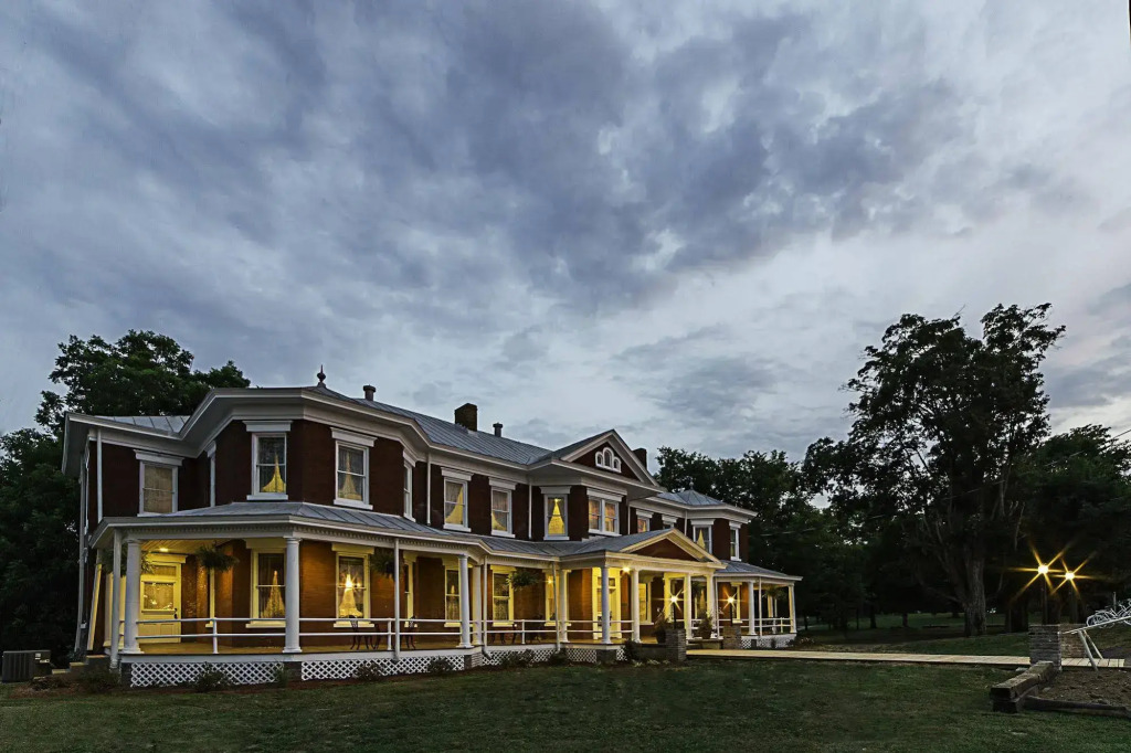 Grand Victorian Inn