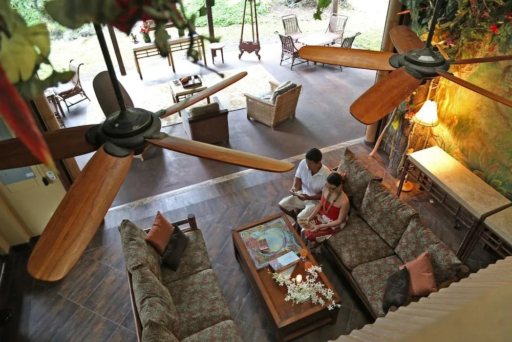 Hawaiian Sanctuary Eco Retreat Center