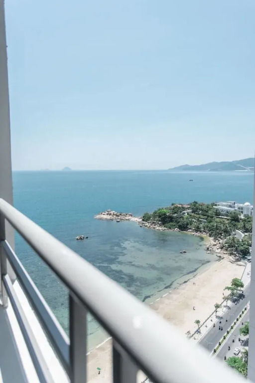 Beach Front Oceanous Apartment