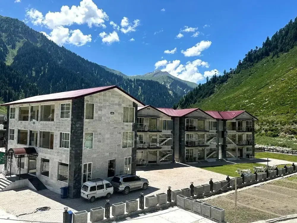 Kunhar view hotel river side Naran