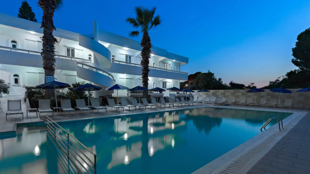 Paleos Hotel Apartments