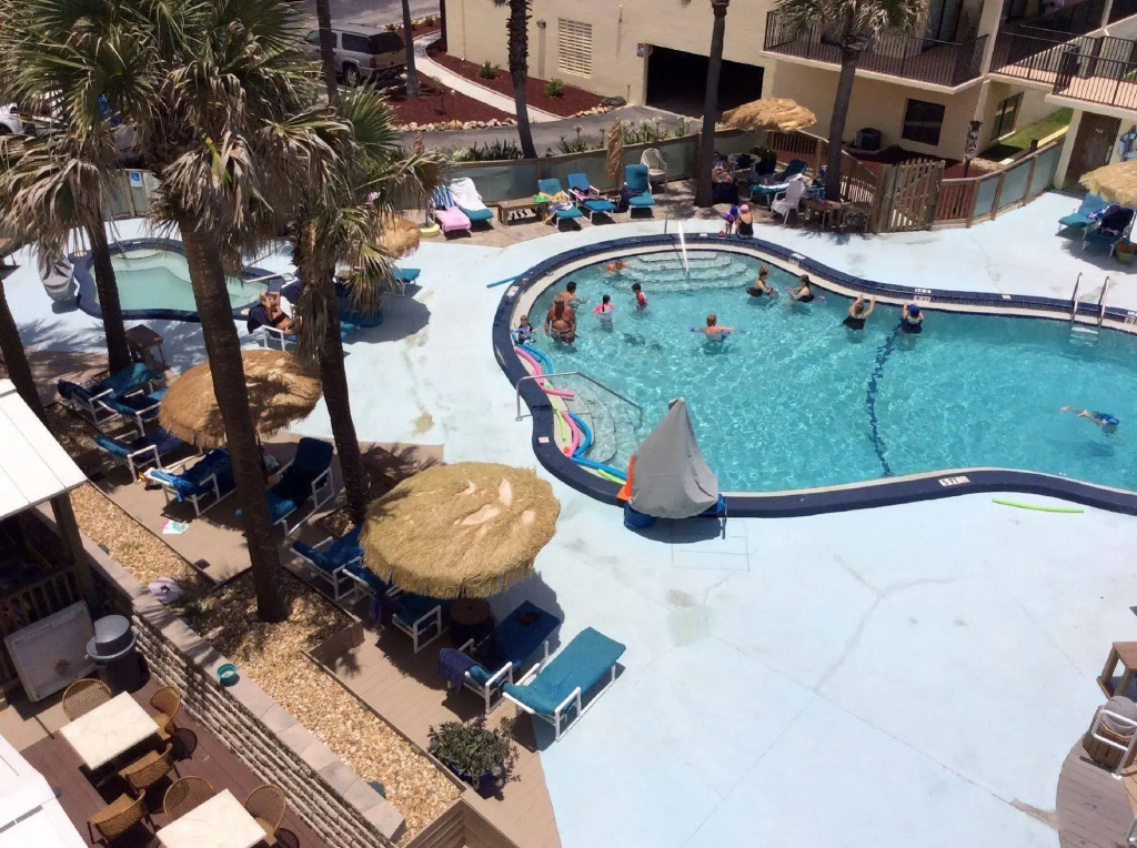 Las Olas Beach Club of Satellite Beach