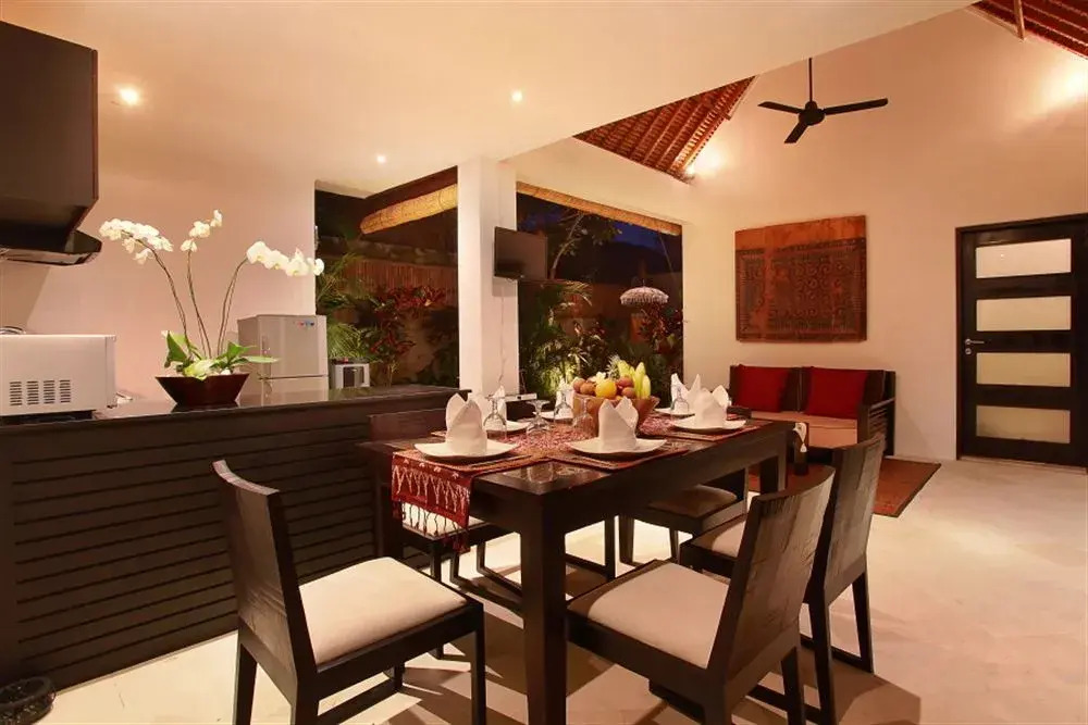 Villa Biru - 500m Batubelig beach