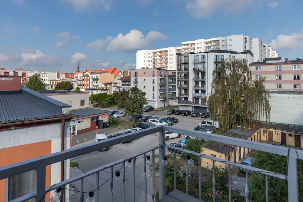 Chrobrego 2-bedroom Apartment by Renters