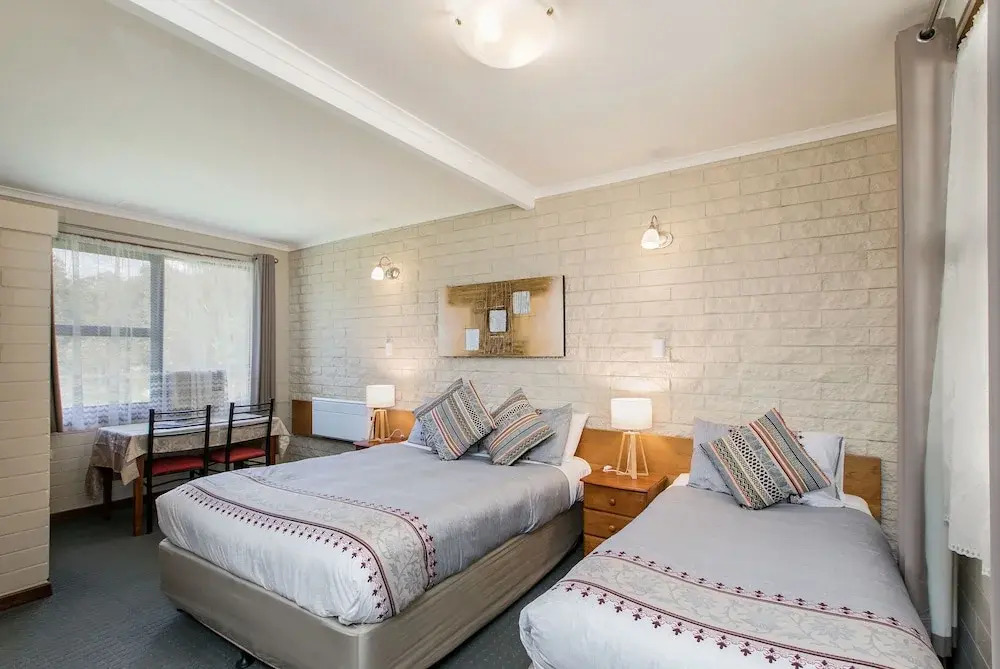 Allamar Motel