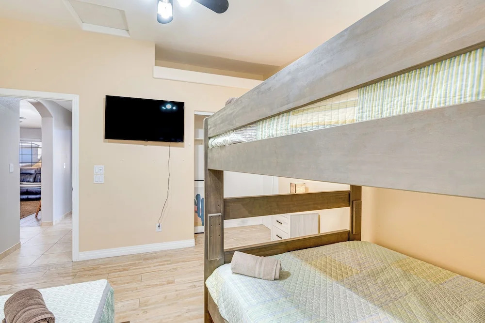 Lake Havasu City Escape: Patio, Pool + Grill!