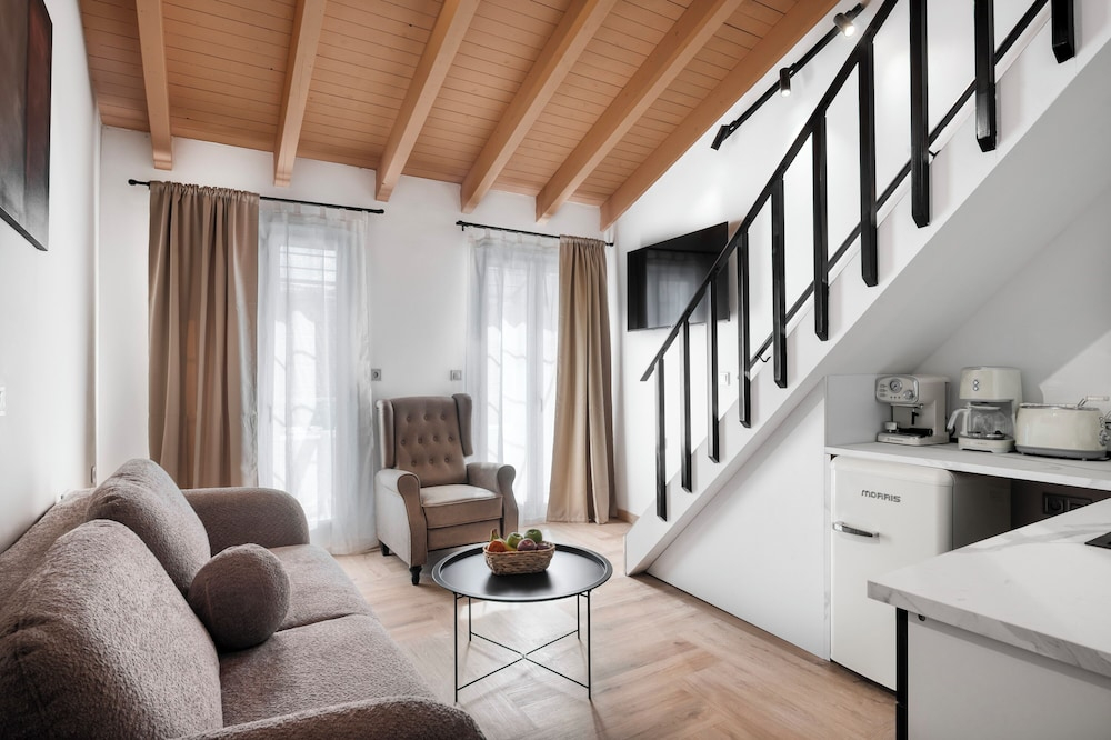 Athenian Heart Suites