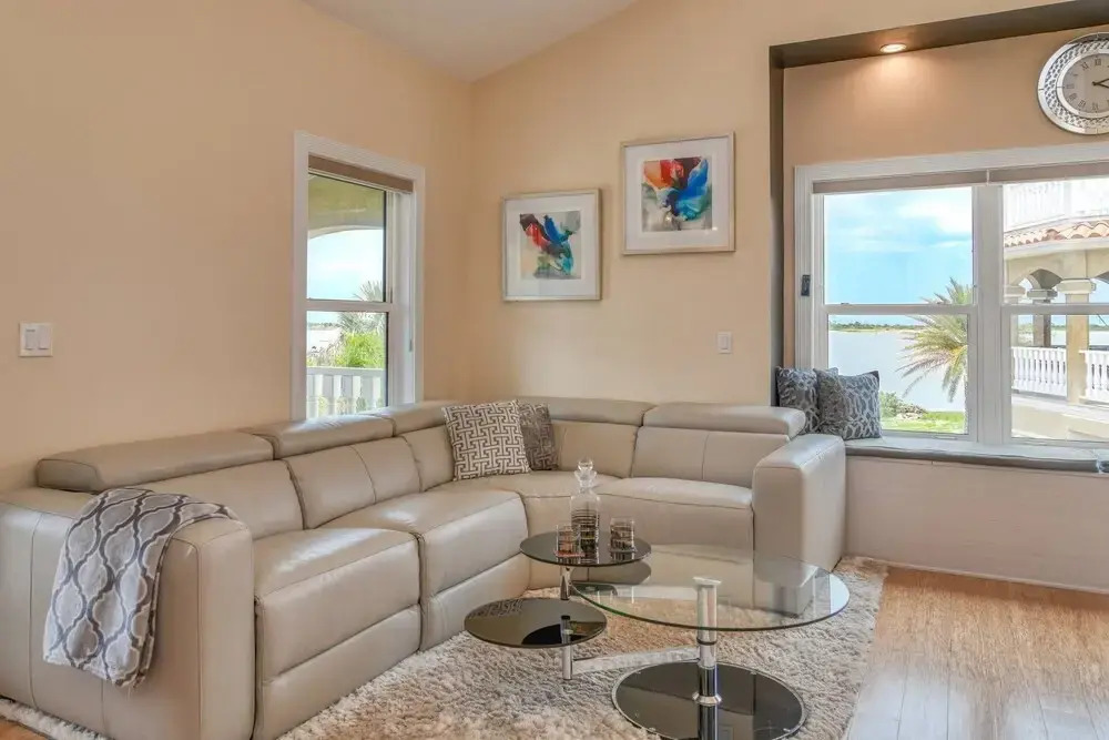 Dolphin Bay Apartment