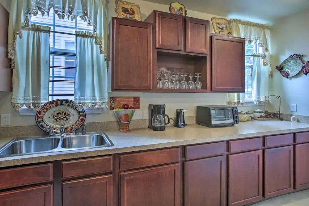 New Orleans Retreat ~ 3 Mi to Bourbon Street!