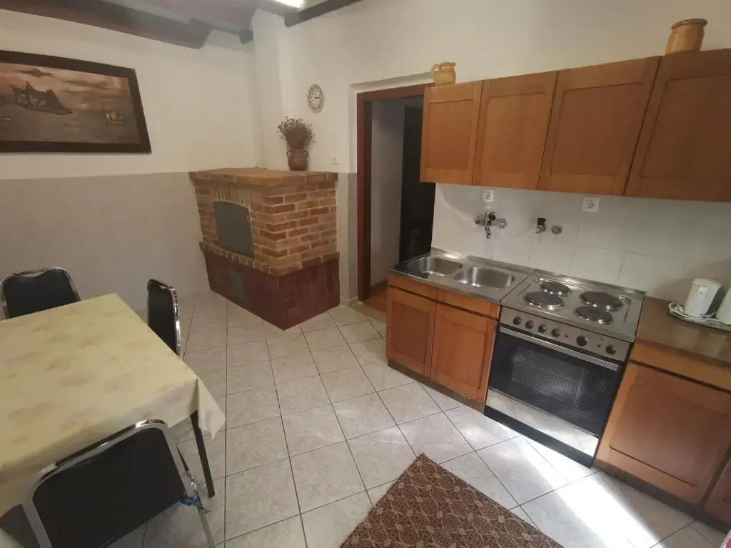 Apartment Andrija 21 pax