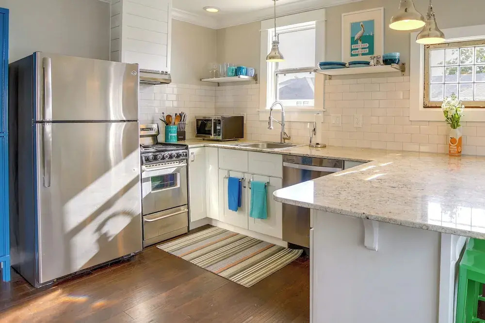 Bright St Petersburg Apartment, Walk to Downtown