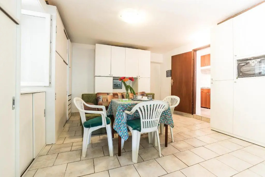 Apartments Kiwi Karin