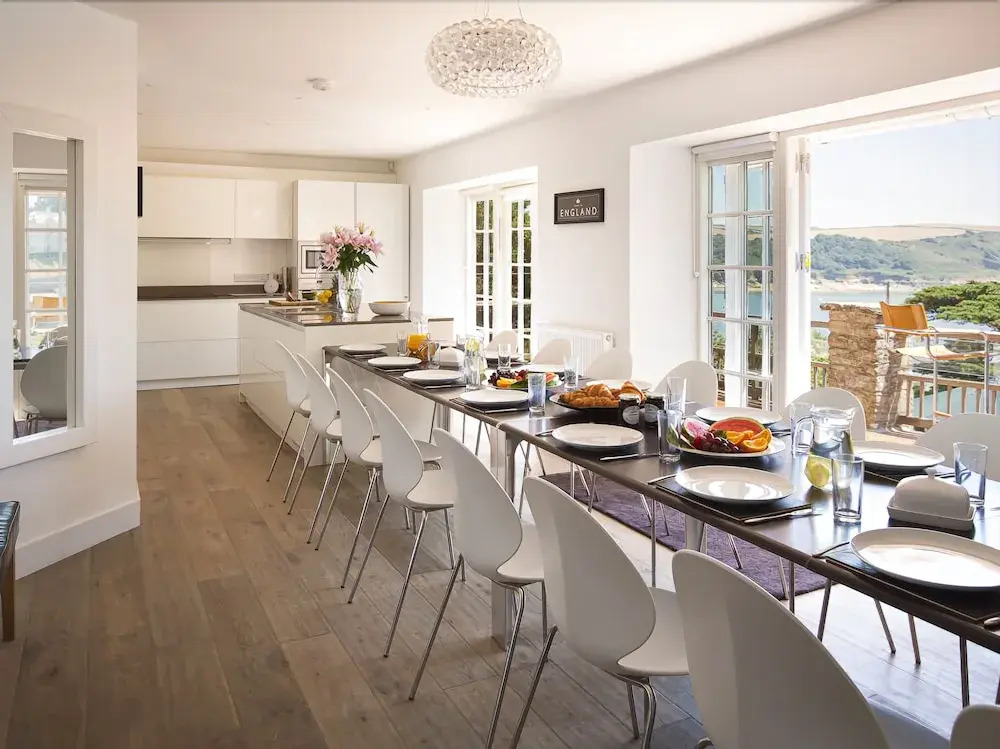 Oversteps House