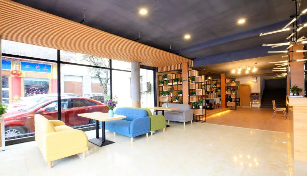 Global Village River View Hostel