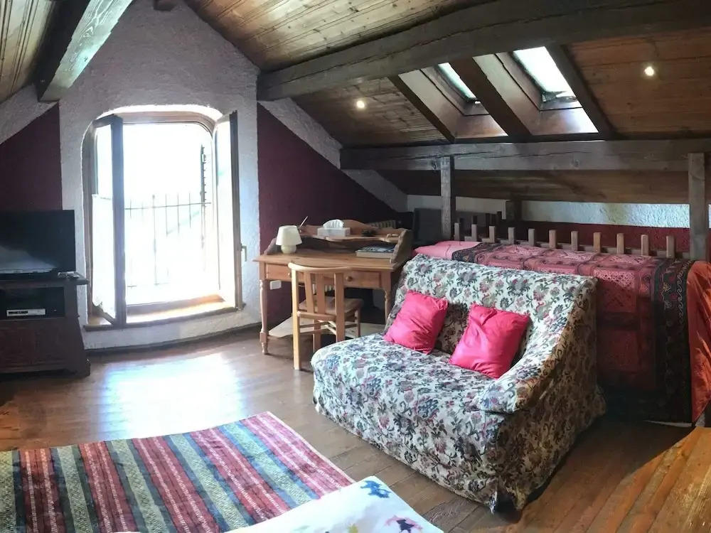Cottage in Italy with Alpine Fireplace