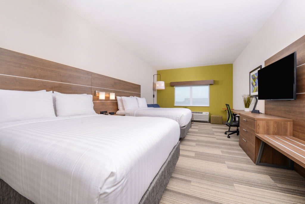 Holiday Inn Express & Suites - St. Petersburg - Madeira Beach by IHG