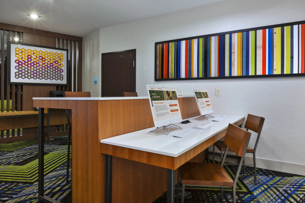 Holiday Inn Express & Suites - Painesville - Concord by IHG