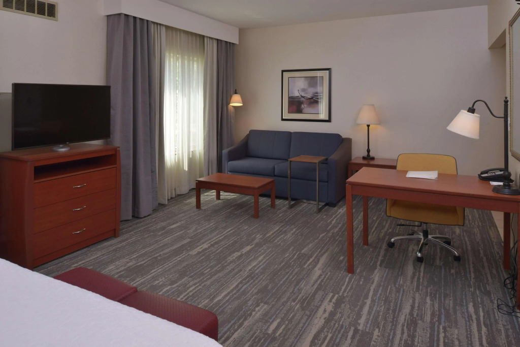 Hampton Inn and Suites Bakersfield North-Airport