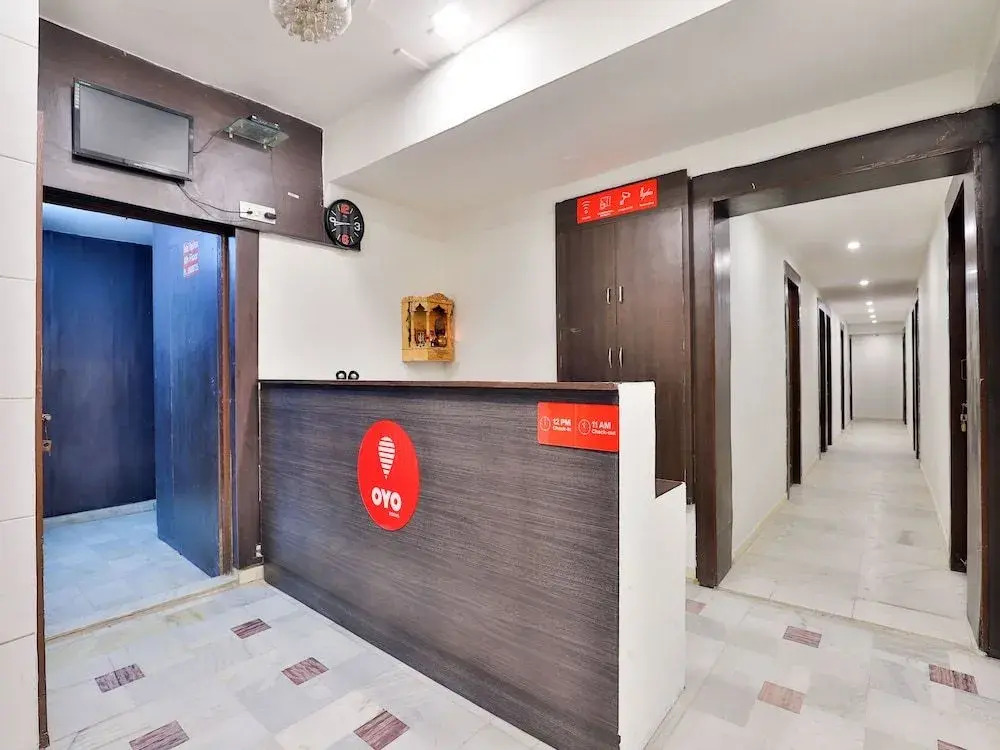 OYO 15581 Hotel Rajshree