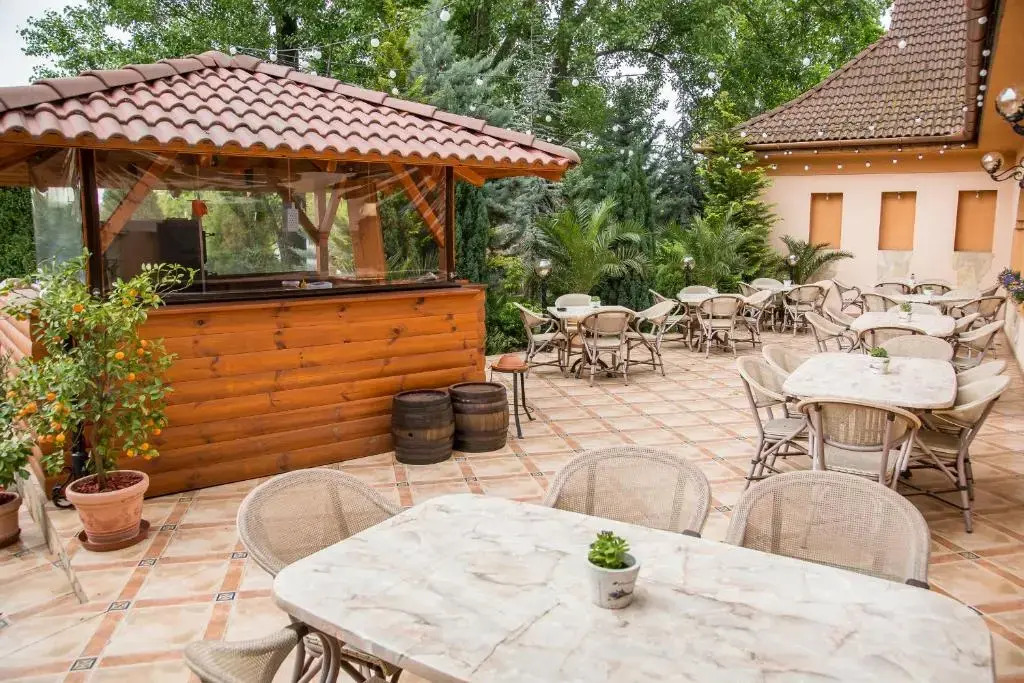 Platan Garden Rooms & Restaurant