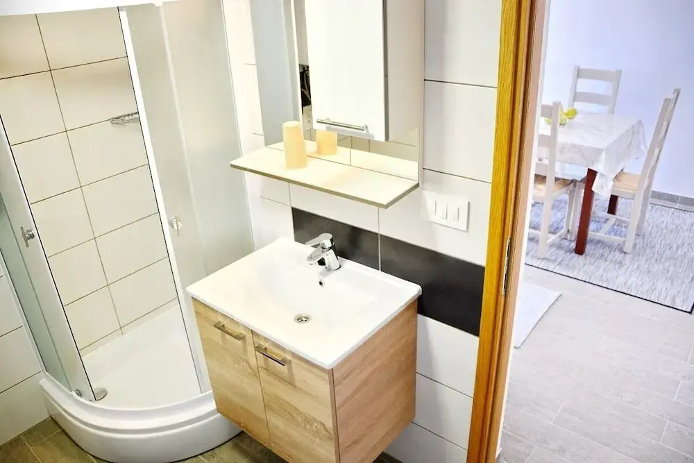 Charming Apartment in Vrsi Mulo, Great Place in Dalmatia for Family Vacation