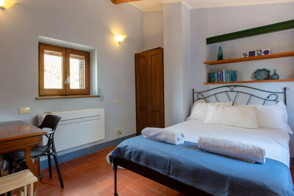 Il Giardino will make you fall in love with its enchanting view of the Umbrian countryside and Lake-Il Giardino