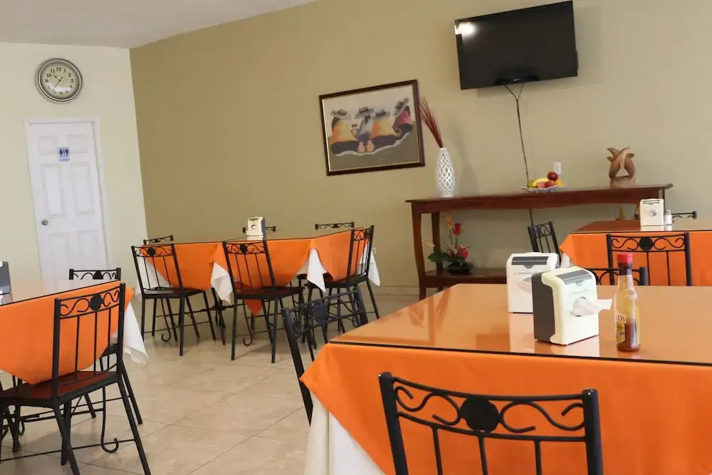 Dolphin Hotel