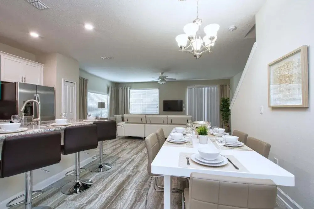 Storey Lake-5 Bedroom Townhome w/Spashpool-1622ST