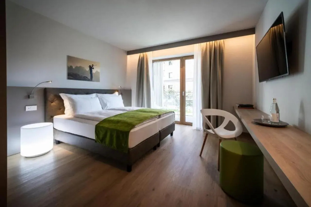 Be Place Adult Friendly Hotel