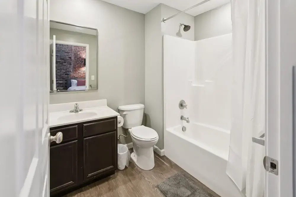 Rustic-industrial Loft With Courthouse Views 3 Bedroom Apts