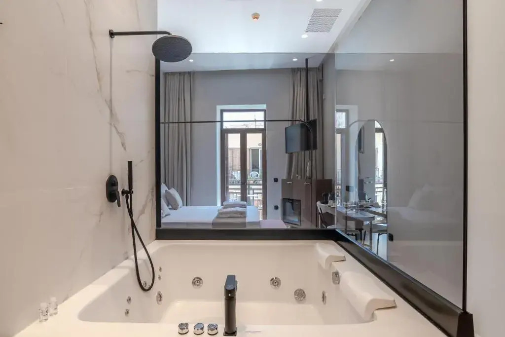 Omma Suites