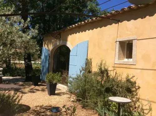 Le Bois De La Cour