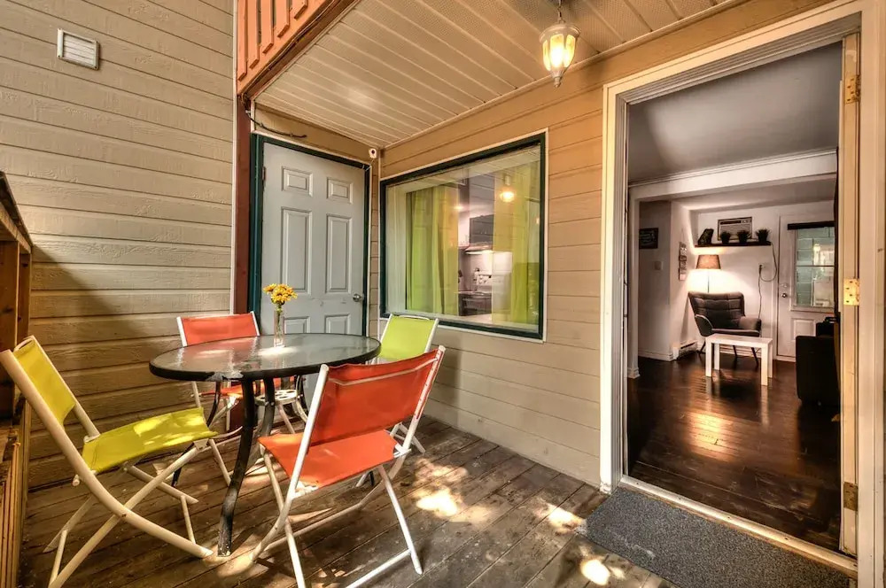 100 METERS to METRO BEAUDRY - FULL APARTMENTS - 1 minute walk to the FAMOUS ST CATHERINE STREET - FAST WIFI - WASHER & DRYER ON SITE - Montcalm units