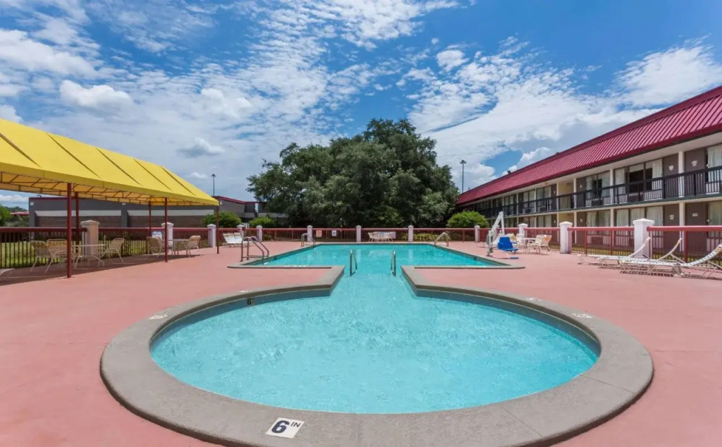 Ramada - Perry