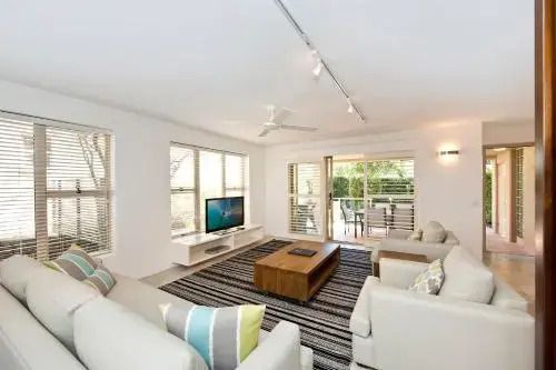 Alderly Apartment 8