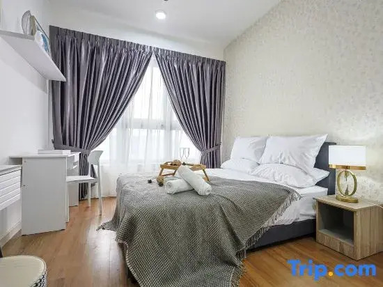 Stylish 3BR M Vertica Walk to MRT & Velocity Mall