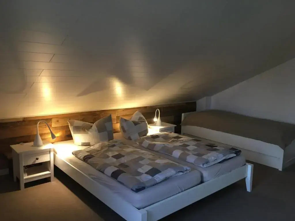 Linas Ferienwohnungen - zwei moderne FeWos mit Sauna im Haus und fantastischem Ausblick