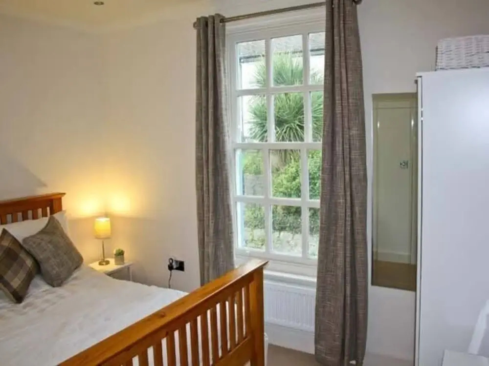 Crown Cottage