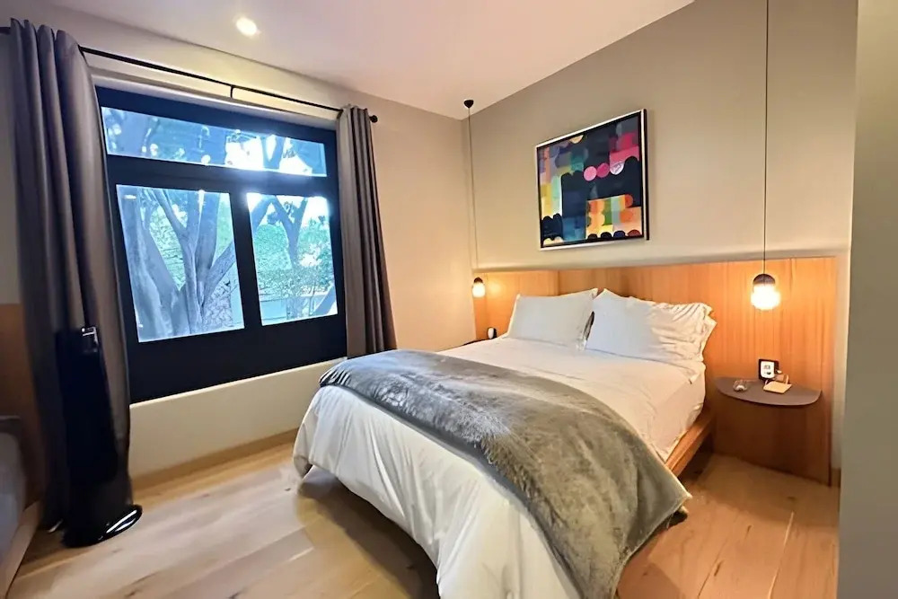 Modern Suite 1 - Heart of Roma Norte