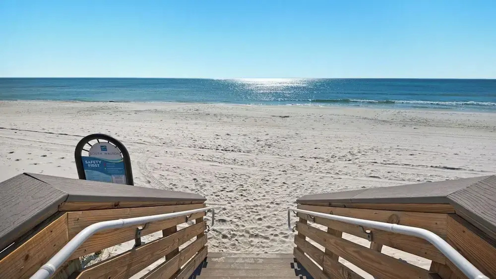 Stunning Luxury Beach Home: Gulf Views, Large Private Pool, Free Beach Setup!