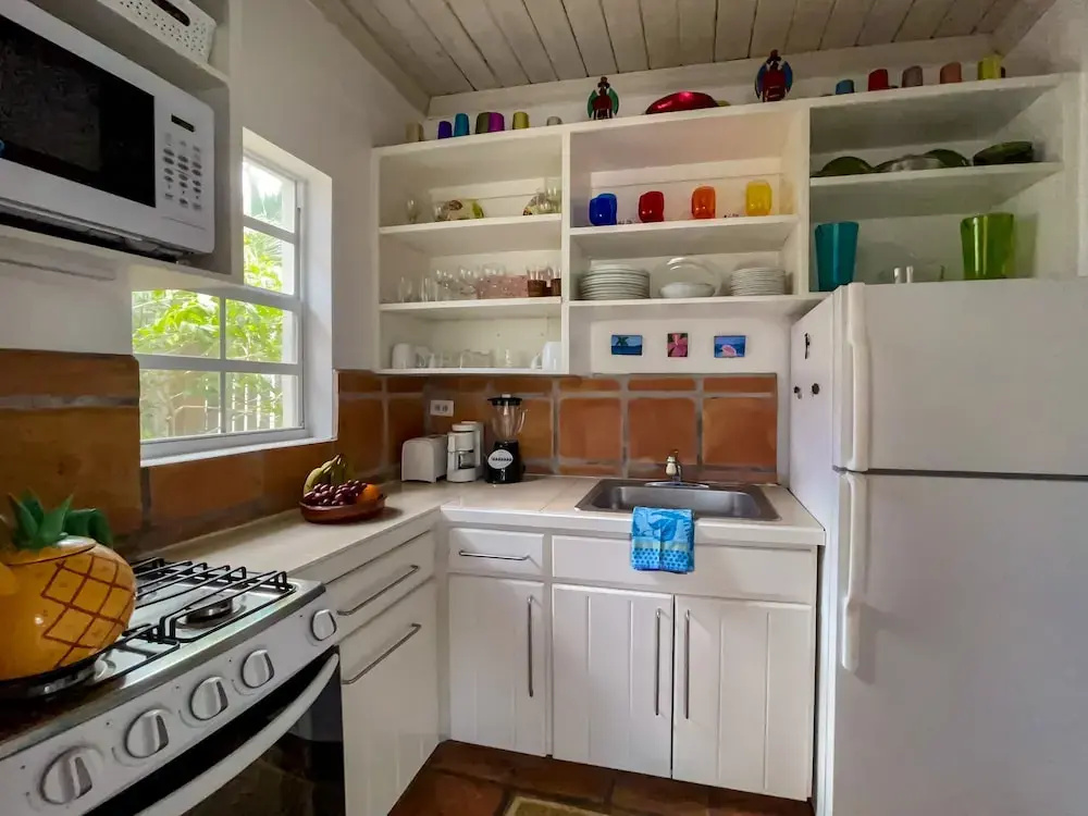 Folly & Guest House 6 Bedroom Home