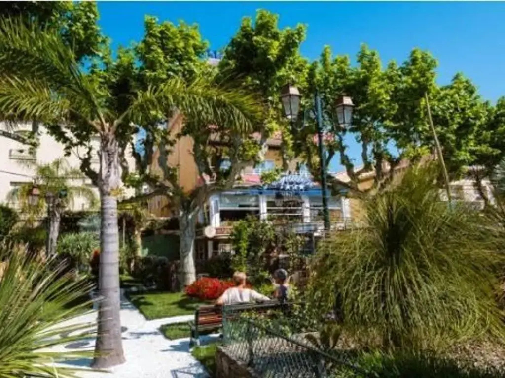 Appartement Le Lavandou, 1 pièce, 4 personnes - FR-1-251-315