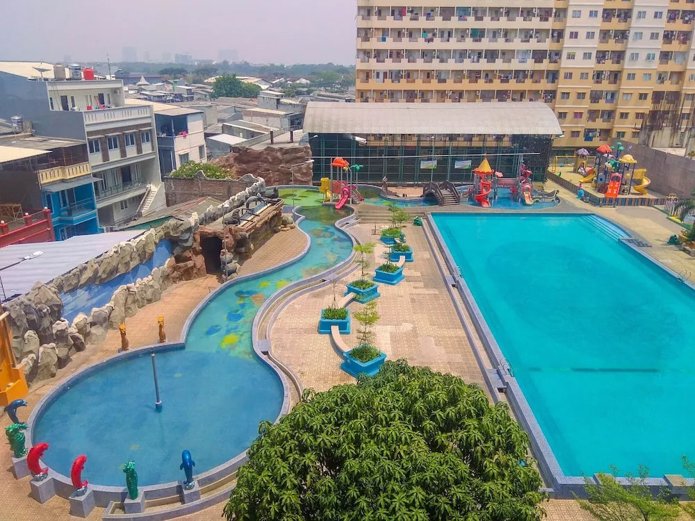 Fully Furnished 2BR at Teluk Intan Apartment