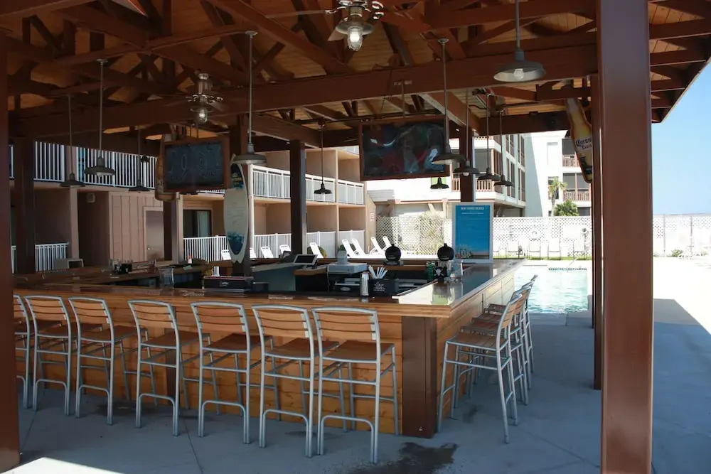 Castaway Beach Inn & Swim Up Bar