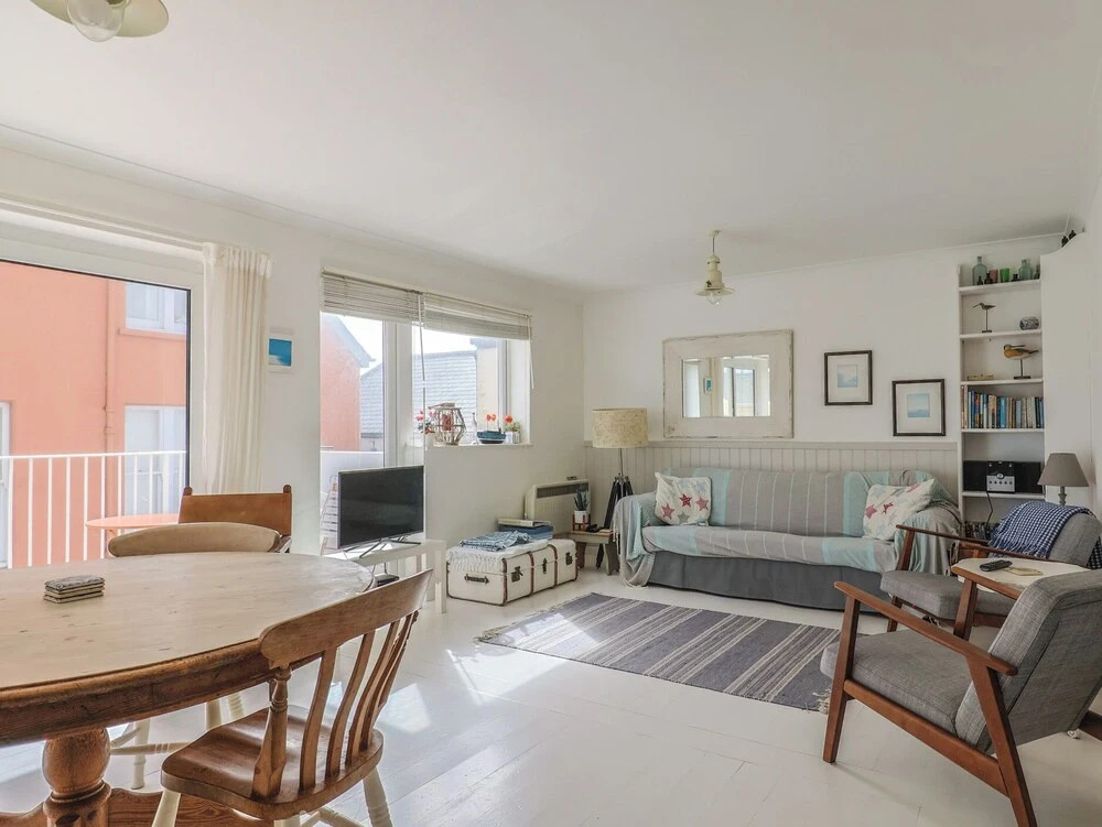 1 Bay View Court