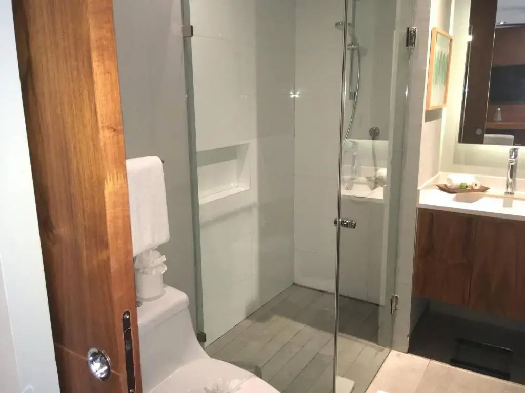 It Residence, 2 Bedroom Apartment with Rooftop Pool