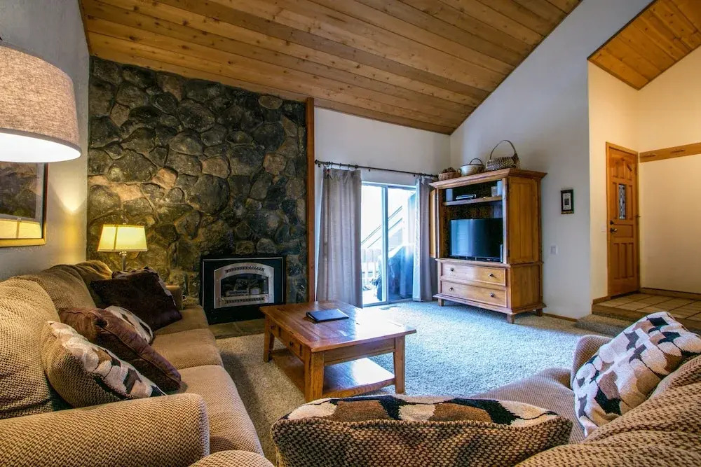 Snowcreek 626 2 Bedrooms 2 Bathrooms Condo