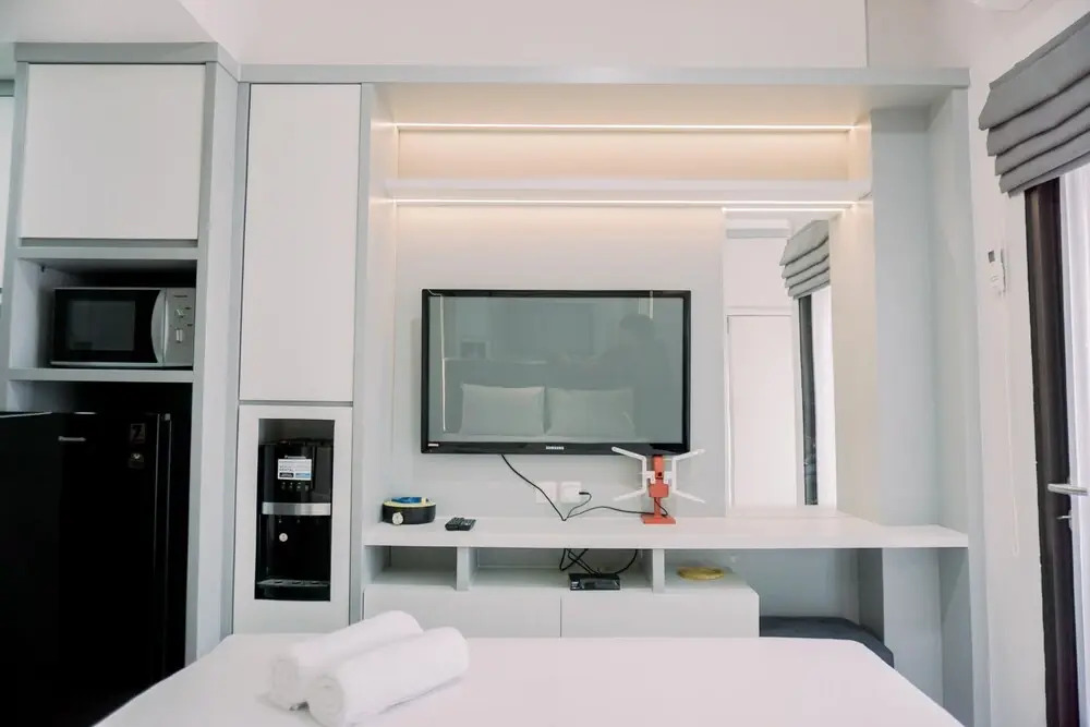 Restful And Well Furnished Studio Transpark Bintaro Apartment
