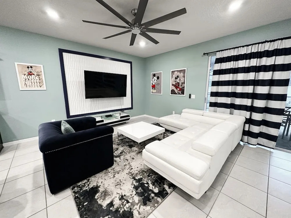 2127lc- Windsor Island 10 Bedroom Home by RedAwning